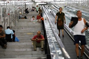 Potret China Mendidih! Cuaca Tembus 44 Derajat Warga Selamatkan Diri Potret China Mendidih! Cuaca Tembus 44 Derajat Warga Selamatkan Diri