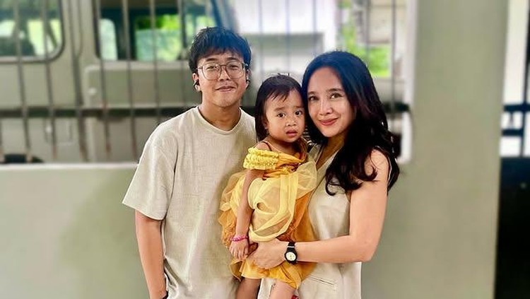 Potret Dea Ananda dan Sanne Potret Dea Ananda dan Sanne
