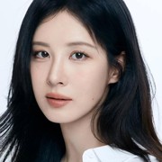 Seo Hyun Pancarkan Aura Elegan dalam Foto Profil Perdana di Agensi LEAD Entertainment