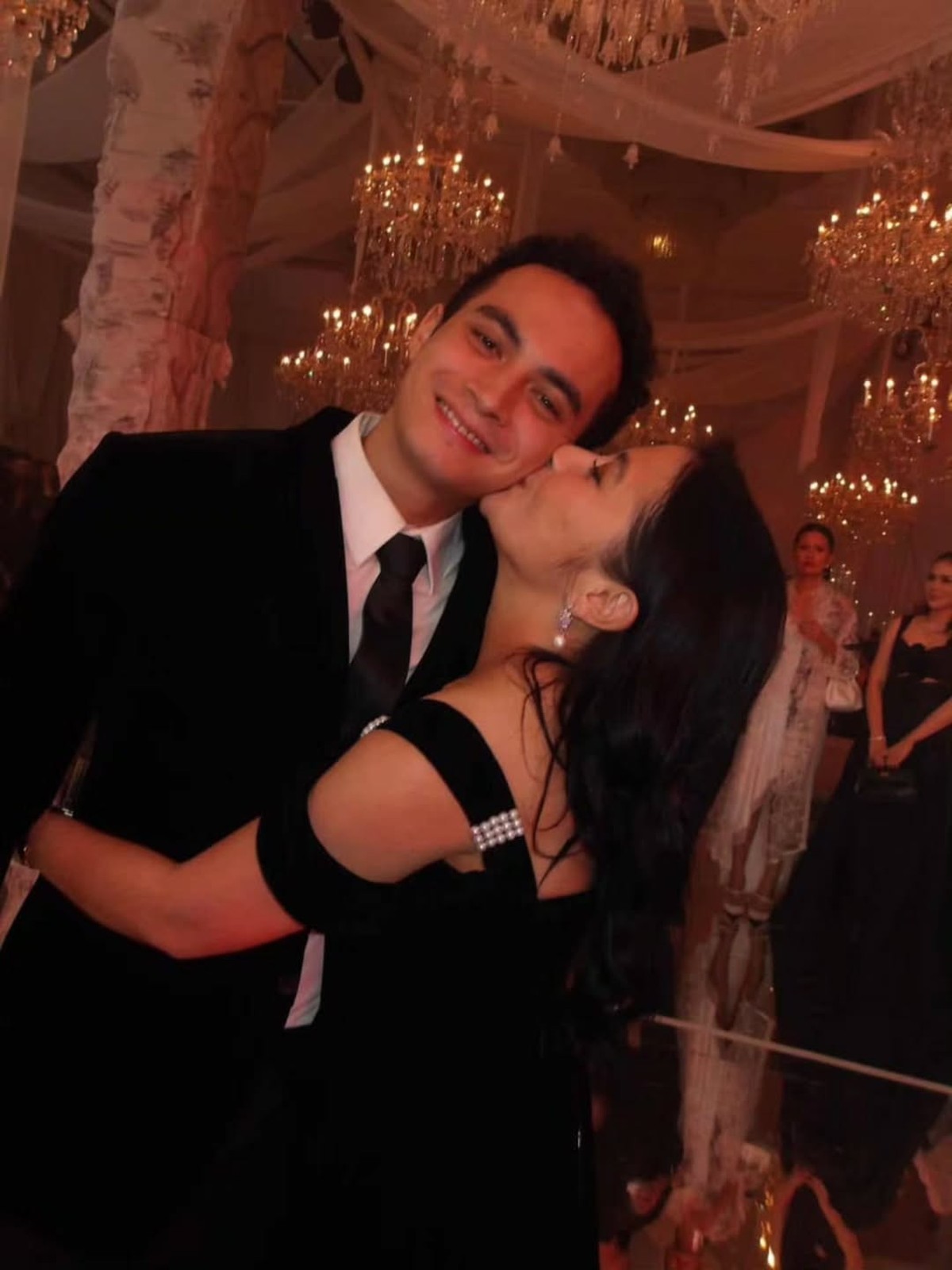 Prilly Latuconsina dan Omara Esteghlal