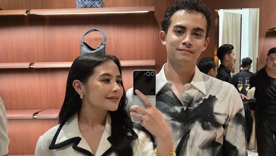 Prilly Latuconsina dan Omara Esteghlal