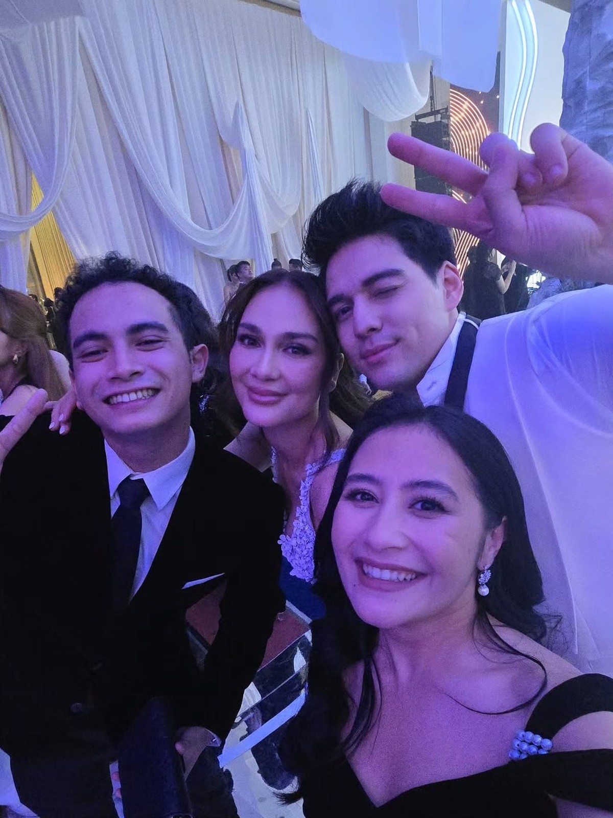 Prilly Latuconsina dan Omara Esteghlal