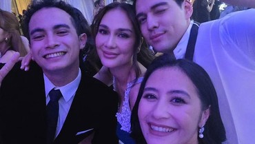 Ini 7 Potret Prilly Latuconsina & Omara Esteghlal Peluk-Cium di Resepsi Luna-Maxime