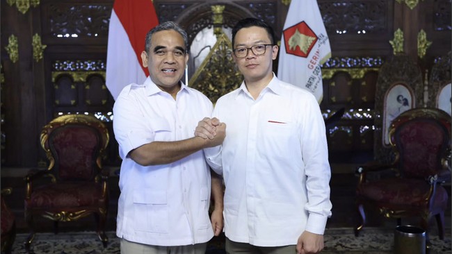 Prabowo Tunjuk Menlu Sugiono Jadi Sekjen Gerindra Ketua Umum Partai Gerindra Prabowo Subianto menunjuk Menteri Luar Negeri Sugiono menjadi Sekretaris JEnderal Partai Gerindra menggantikan Ahmad Muzani.