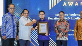 Layanan Berkelanjutan Transjakarta Raih Penghargaan BUMD Awards 2025