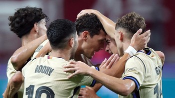 FOTO: Banjir 10 Gol, Barcelona Bantai Seoul
