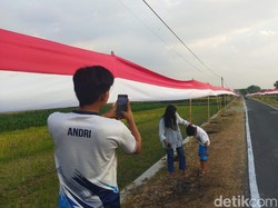 Unik! Ada Bendera Merah Putih Sepanjang 800 Meter di Tarubasan Klaten