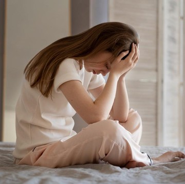 5 Cara Melepaskan Kenangan Buruk yang Sulit Dilupakan Menurut Para Psikolog