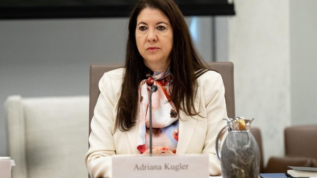 Adriana Kugler, salah satu dari tujuh gubernur The Fed, mengundurkan diri efektif mulai 8 Agustus 2025.