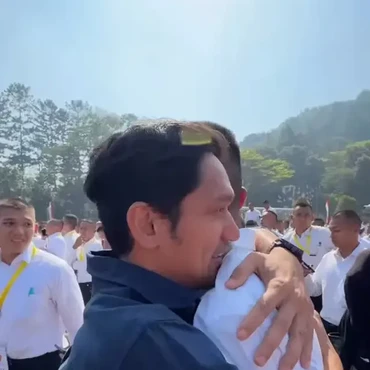 Momen Haru Ibnu Jamil dan Eks Istri Hadiri Kelulusan Anak yang Lolos Akmil