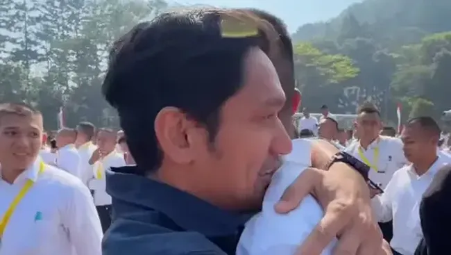 Momen Haru Ibnu Jamil dan Eks Istri Hadiri Kelulusan Anak yang Lolos Akmil