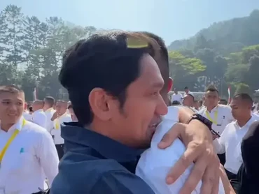 Momen Haru Ibnu Jamil dan Eks Istri Hadiri Kelulusan Anak yang Lolos Akmil