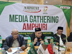 AMPHURI Soroti 3 Hal dalam RUU Haji: Soal Kuota Haji Khusus - Umrah Mandiri