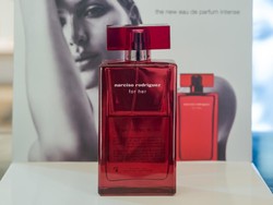 Narciso Rodriguez Rilis Parfum Terbaru yang Diracik dengan Teknologi AI