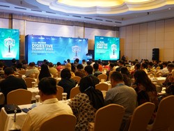 Operasi Batu Empedu Robotik Pertama dengan Da Vinci Xi di Siloam Digestive Summit 2025