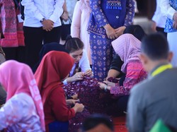 Kunjungi Galeri Tuan Kentang, Selvi Gibran Borong Kain-Busana Siap Pakai