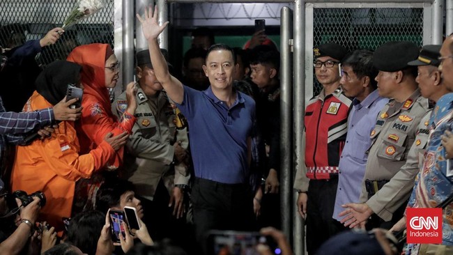 Isi Lengkap Keppres Abolisi Prabowo untuk Tom Lembong Prabowo mengeluarkan Keppres Nomor 18 Tahun 2025, memberikan abolisi kepada Tom Lembong, menghapus semua proses hukum eks Mendag itu.