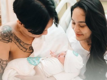 Terpopuler: Wajah Anak Erika Carlina hingga Perjuangan Nagita Slavina Menyusui