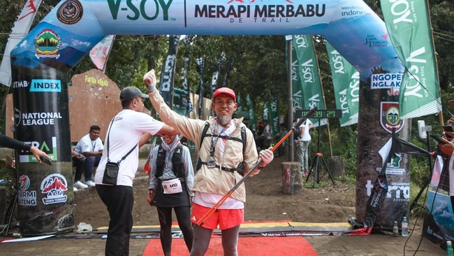 Selain mendatangkan perputaran ekonomi, pariwisata olahraga berbasis alam seperti Merapi Merbabu de Trail 2025 juga menyampaikan pesan kelestarian lingkungan.