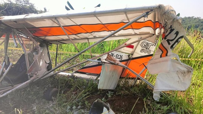 TNI Sebut Kondisi Pesawat Latih Sipil yang Jatuh di Bogor Laik Terbang Pesawat latih sipil Microlight Fixedwing Quicksilver GT500 milik FASI yang kecelakaan di kawasan Ciampea, Bogor, Minggu (3/8), dalam kondisi laik terbang.