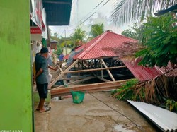 Angin Puting Beliung Terjang Gorontalo Utara, 6 Rumah-1 Kantor Rusak