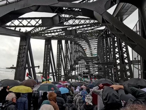 VIDEO: Aksi Bela Palestina di Sydney, Bawa Panci Simbol Kelaparan Gaza