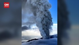 VIDEO: Setelah Gempa, Gunung di Rusia Erupsi Pertama Dalam 450 Tahun
