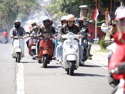 Touring Vespa Semarakan HUT ke-80 RI di Magetan