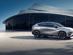 XPENG G6 Debut di GIIAS 2025, Bawa Teknologi Canggih-Desain Sporty