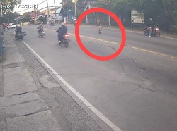 Tegang, Anak Autis di Bojonegoro Berlarian ke Jalan Raya Ramai Kendaraan