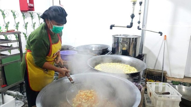 Manfaat pembiayaan produktif BRI itu dirasakan oleh Jane, pemilik usaha sembako Aiko Maju yang kini menjadi pemasok bahan baku untuk dapur umum Program MBG.