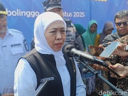 Khofifah Segera Sebar Edaran Kibarkan Merah Putih Sebanyak-banyaknya