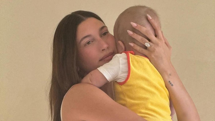 Hailey Bieber
