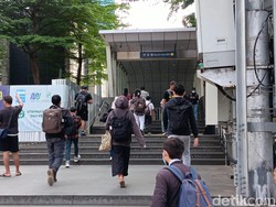 Karyawan Jakarta Tercekik Ongkos: Gaji Habis buat Pulang Pergi!