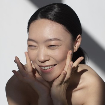 Kulit Awet Muda dengan Kandungan Mewah dalam Inovasi Serum Natasha Micro Oil Caviar