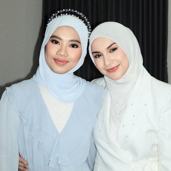 <p>Meskipun anak sambung, Irish tampaknya memiliki hubungan yang begitu dekat dengan putrinya. Ia pun menuliskan pesan menyentuh untuk Syifa. &ldquo;Selamat ulang tahun kaka <em>@syifamutiara.s.</em> Sehat selalu, panjang umur, dan selalu dalam lindungan Allah SWT. Semoga segala cita-citanya Allah mudahkan,&rdquo; tulis Irish, dikutip dari laman Instagram <em>@irishbella,</em> Senin (4/8/2025). (Foto: Instagram@_irishbella_)</p>