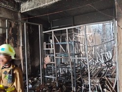 Kebakaran Ruko Mangga Dua Dipicu Korsleting, Sempat Ada Ledakan