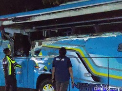 Bus Wisatawan Jombang Alami Rem Blong di JLS Tulungagung, 1 Tewas