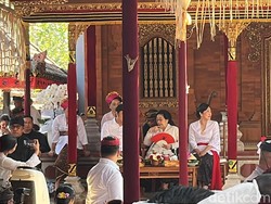 Megawati dan Hasto Melayat ke Rumah Duka Ibunda Wali Kota Denpasar