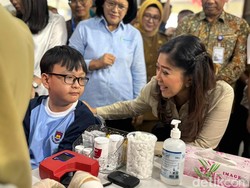 Cek Kesehatan Gratis Sekolah, Menkomdigi Soroti Screen Time Gadget Pada Anak