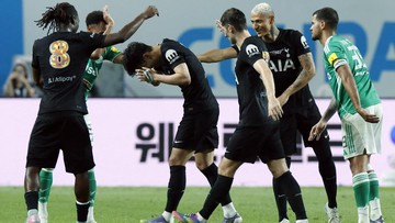 Berita Panas dari Dunia Sport CNN : Son Heung Min Terbang ke LAFC Setelah Perpisahan Emosional