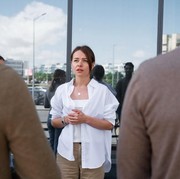 Ingin Jago Bicara di Depan Umum? Coba 4 Trik Menurut Ilmu Psikologi Ini!