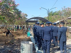 Suasana Duka Selimuti Kediaman Marsma TNI Fajar di Probolinggo