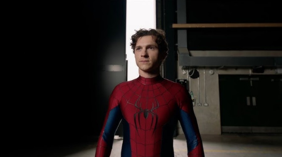 Tom Holland dengan kostum Spider-Man baru untuk Brand New Day.
