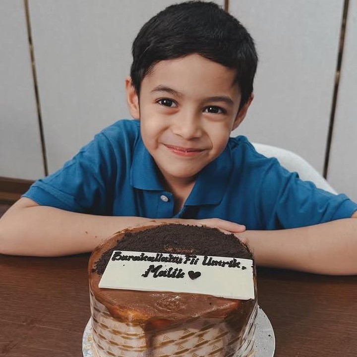 <p>Tepat pada 2 Agustus 2025, Alyssa mengunggah momen spesial tersebut di akun Instagramnya. &ldquo;02 Agustus 2017. Masya Allah TabarakAllah. 8 tahun yang lalu, kembali terlahir putra kedua Ayah Bunda. Permata hati yang diberi nama Malik Narendra Harlino. Sebagai bentuk doa dan harapan dari kami untukmu,&rdquo; tulis Alyssa lewat unggahan Instagramnya, Minggu (03/08/2025). (Foto: Instagram @ichasoebandono)</p>
