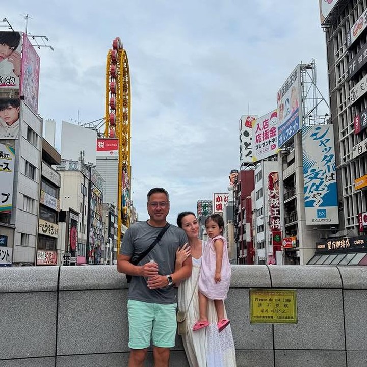 <p>Aktris Julie Estelle dan David Tjiptobiantoro merupakan pasangan selebriti yang <em>vibes</em>-nya selalu positif dan menarik perhatian banyak pasang mata. Sejak menikah pada 2021, kehidupan rumah tangga mereka kini terasa lengkap semenjak&nbsp;kehadiran putri pertamanya yang begitu menggemaskan, Bunda. (Foto: Instagram @julstelle)</p>