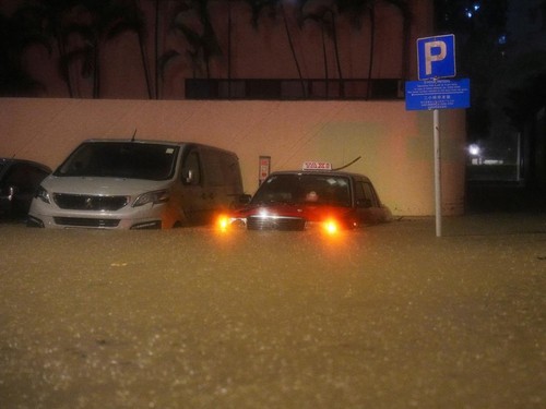 Hujan Lebat di Beijing hingga Hong Kong, Jalan di KJRI Terendam Banjir