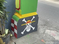 Warga Surabaya Tanyakan Aturan Soal Bendera One Piece Jelang HUT RI
