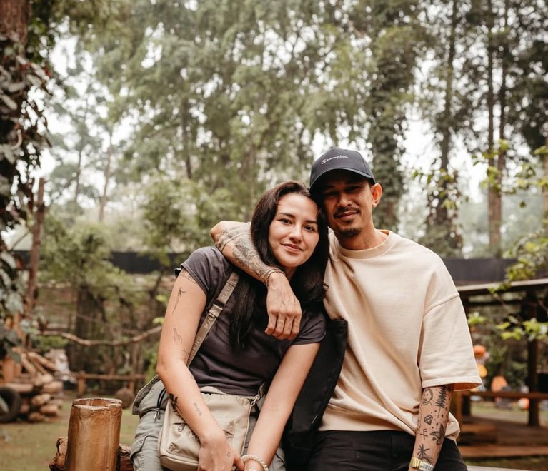 Fandy Christian dan Dahlia Poland Fandy Christian dan Dahlia Poland