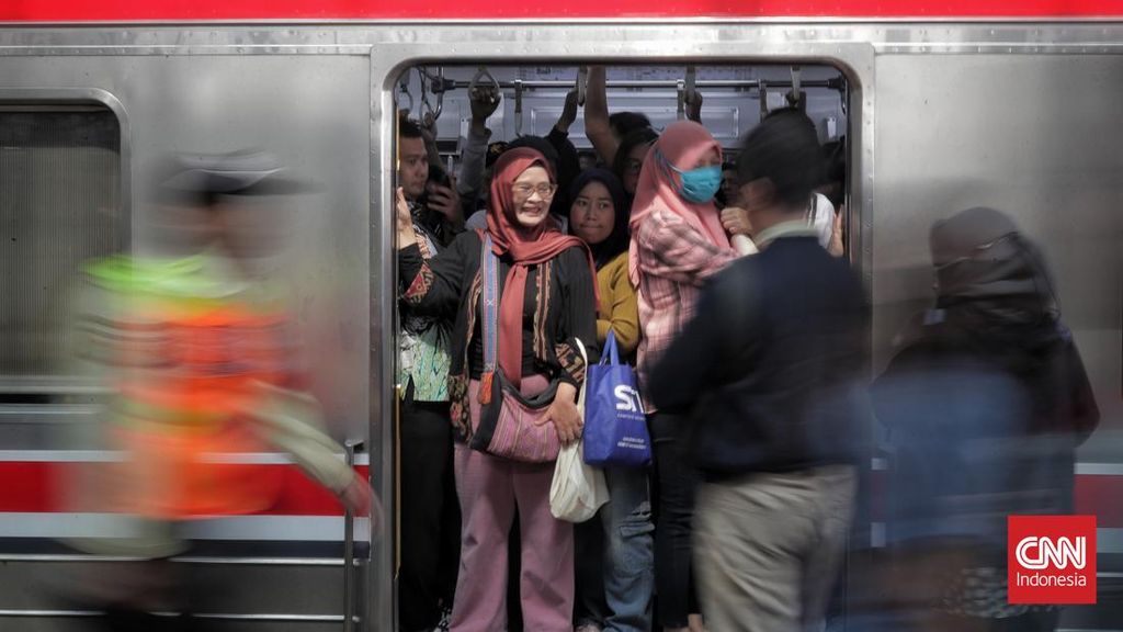 Gangguan Perjalanan KRL di Stasiun Pancasila saat Jam Pulang Kerja